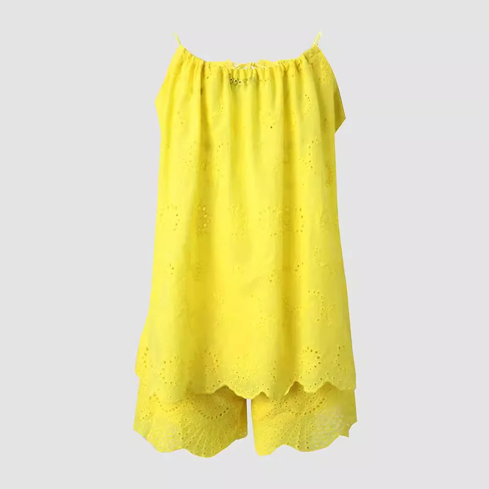 Knee-Length TAT Woven Casual Pants with Hook Flower Detail