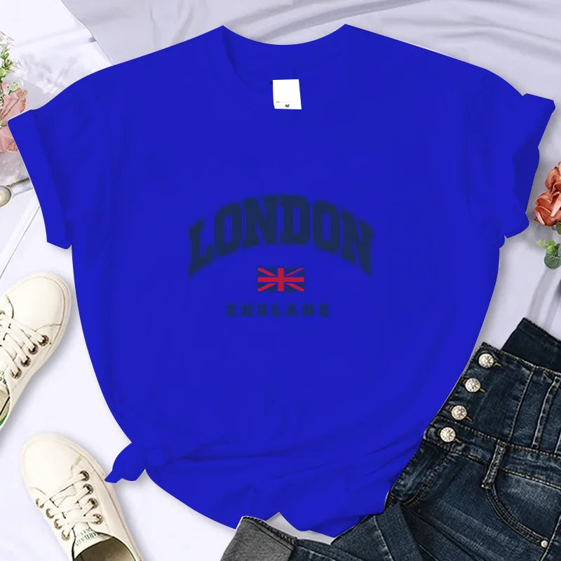 Floral Cotton Tee with Appliqué – Everyday Comfort with a Y2K Twist | T-shirt en Coton à Fleurs et Appliqués – Confort Quotidien au Style Y2K