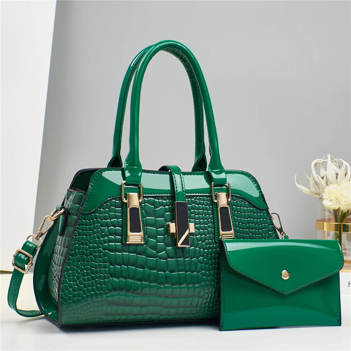 Serpentine Pattern Tote Bag - Structured Fashion Handbag for Women