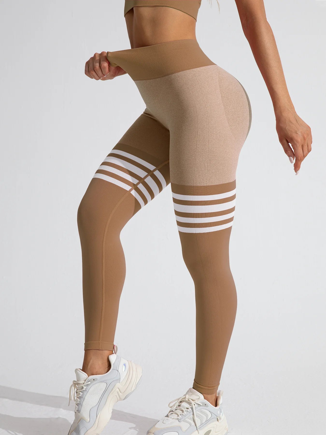 Women's Seamless Booty-Lifting Leggings – Mid-Waist, Stretchy & Sporty
