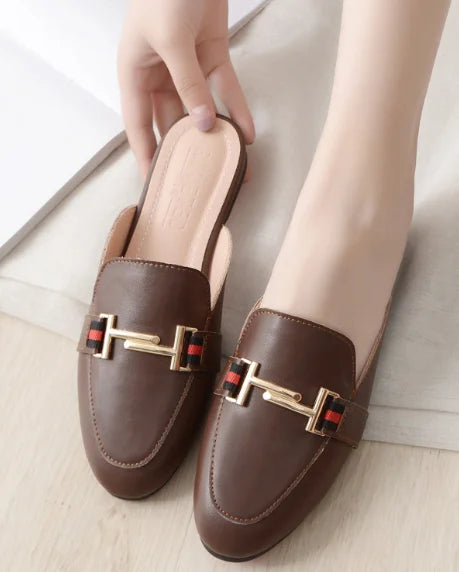 Women’s Chain Detail Flat Mules – Closed Toe Slides