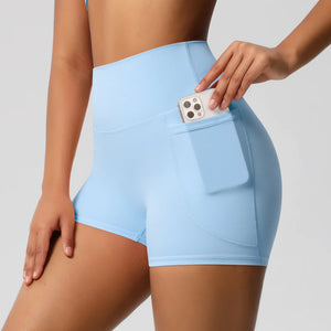 High-Waisted Skinny Shorts – All-Season Comfort | Short skinny taille haute – Confort toutes saisons