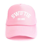 Load image into Gallery viewer, 🎤 Swiftie 1989 Baseball Cap – Unisex Summer Hat for Taylor Fans | Casquette Swiftie 1989 – Chapeau Unisexe pour Fans de Taylor
