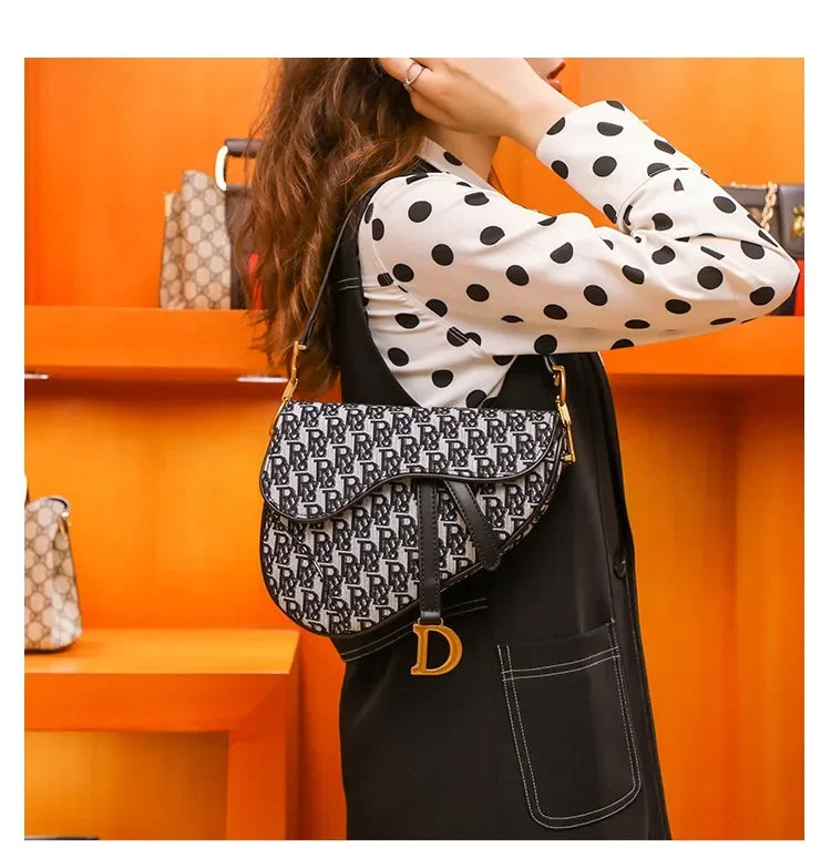 Luxury Women's Clutch Bag – Designer Crossbody Shoulder Purse & Travel Tote