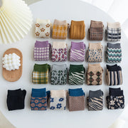 1 Pair Women Socks Spring Autumn Retro Style Men Couple Cotton Socks Flower Stripe Plaid Pattern Solid Colorful Socks EUR 37-43