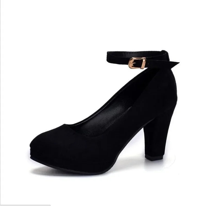 Pointed Square-Heel Pumps / Escarpins à talon carré et bout pointu