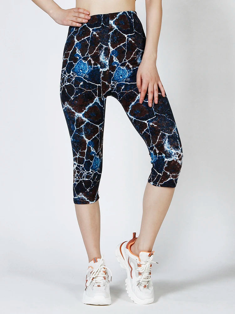 Women’s Printed Mid-Calf Capri Leggings – Lightweight & Stretchy