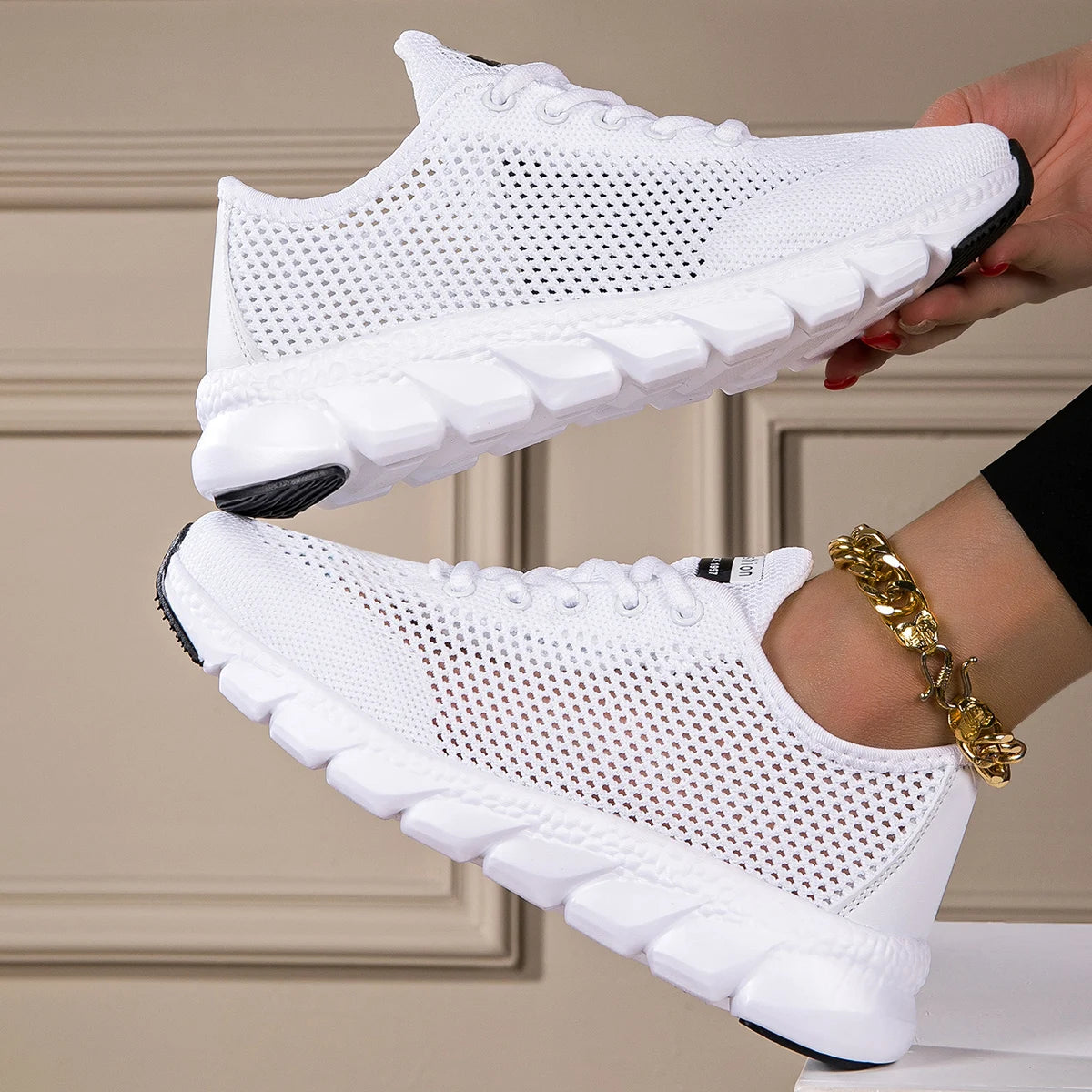 Breathable Mesh Running Shoes for Women – Lightweight Stability Trainer Chaussures de course en maille respirante pour femmes – Stabilité légère