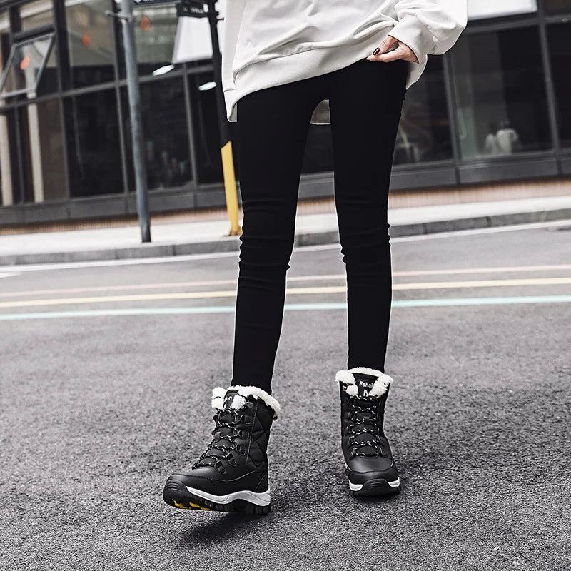 Plush Lined Ankle Snow Boots – Warm Grip Winter Style