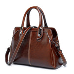 Load image into Gallery viewer, Classic Leather Shoulder &amp; Handbag – Sac à bandoulière et à main en cuir classique
