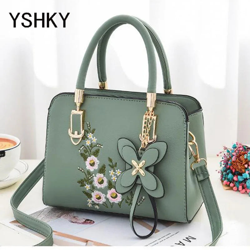 Large Capacity PU Leather Bucket Bag – Structured Shoulder Handbag with Hasp Closure